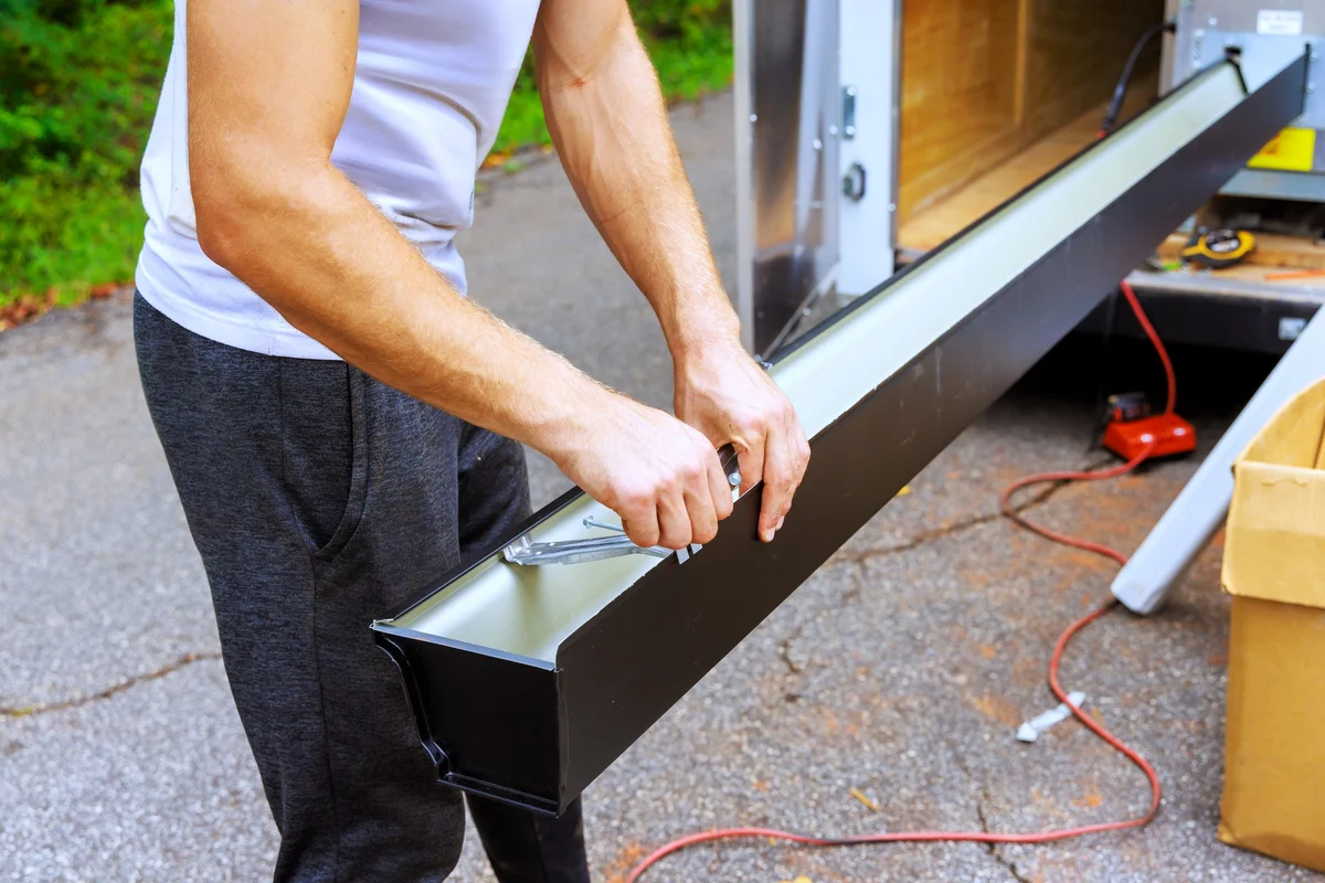Gutter cleaning service